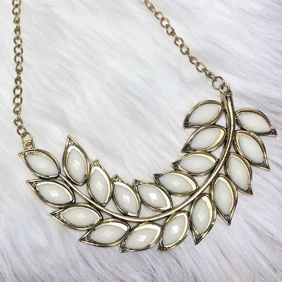 Express White Stone Gold Leaf Pendant Bib Necklace - Picture 2 of 4